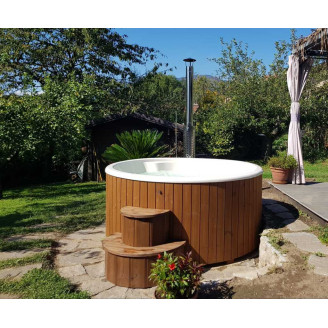 DeLux 200 Hot Tub - Luxurious Outdoor Spa